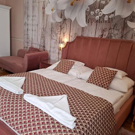 Kek Laguna Wellness Apartmanok เอ็กแกร์ซาโลก ภายนอก รูปภาพ