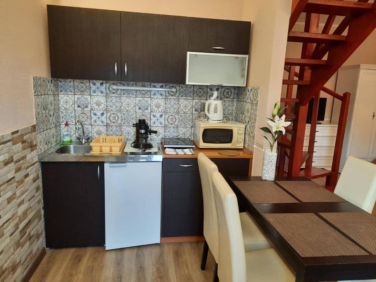 Kek Laguna Wellness Apartmanok เอ็กแกร์ซาโลก ภายนอก รูปภาพ