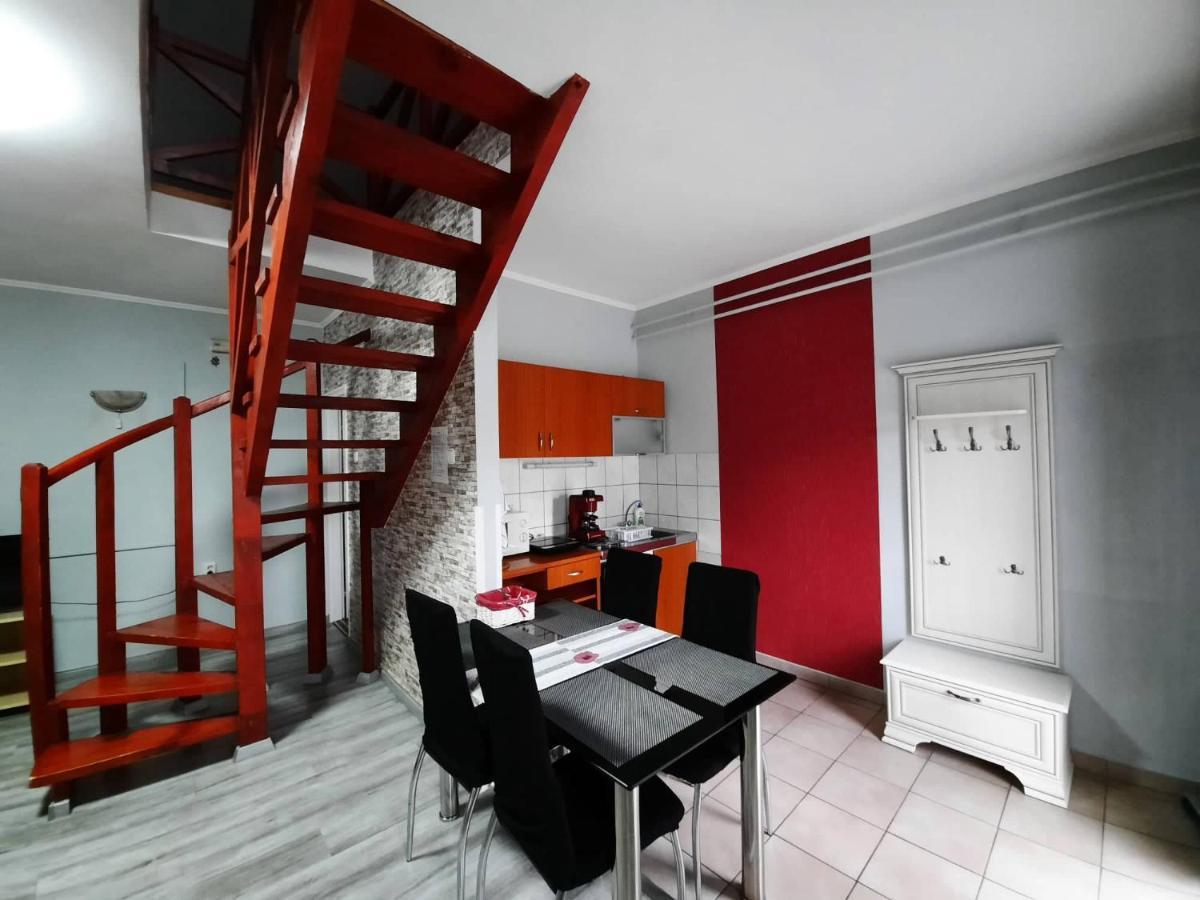 Kek Laguna Wellness Apartmanok เอ็กแกร์ซาโลก ภายนอก รูปภาพ