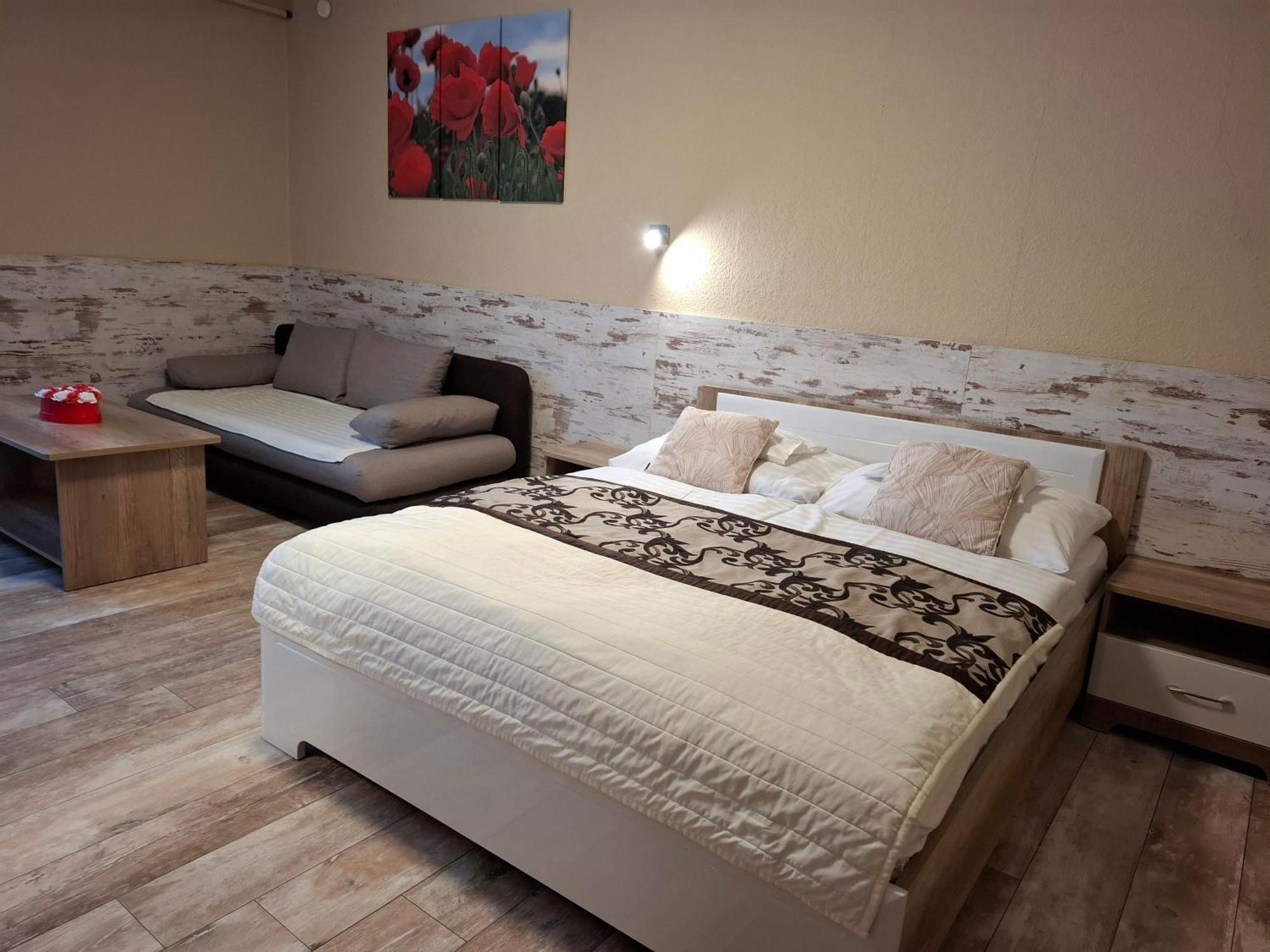 Kek Laguna Wellness Apartmanok เอ็กแกร์ซาโลก ภายนอก รูปภาพ