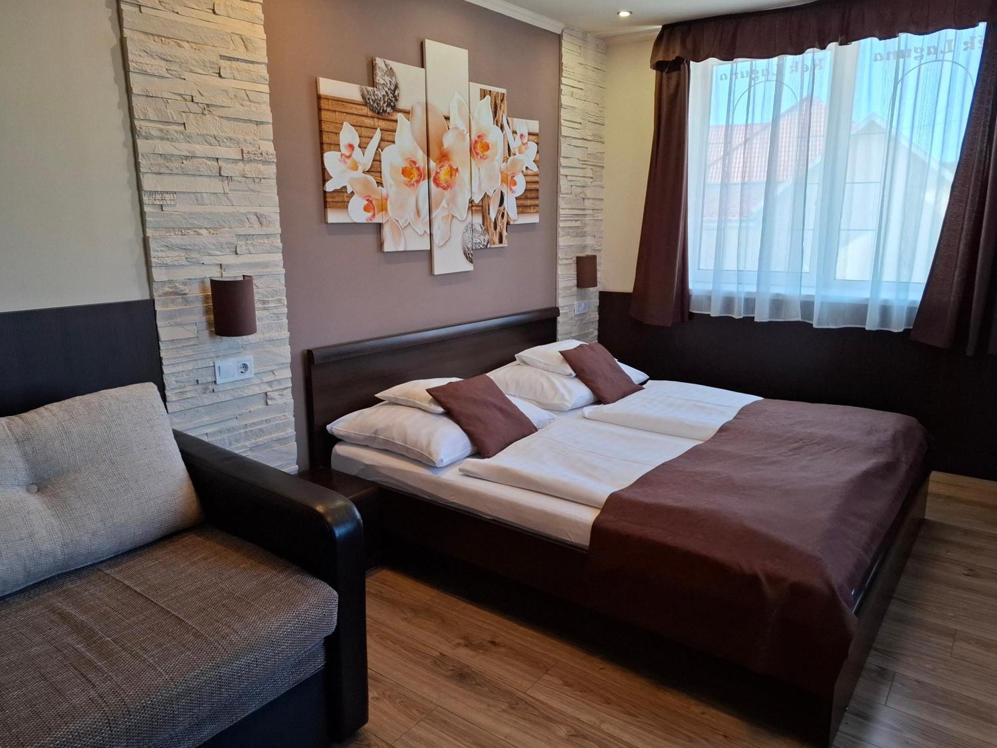Kek Laguna Wellness Apartmanok เอ็กแกร์ซาโลก ภายนอก รูปภาพ