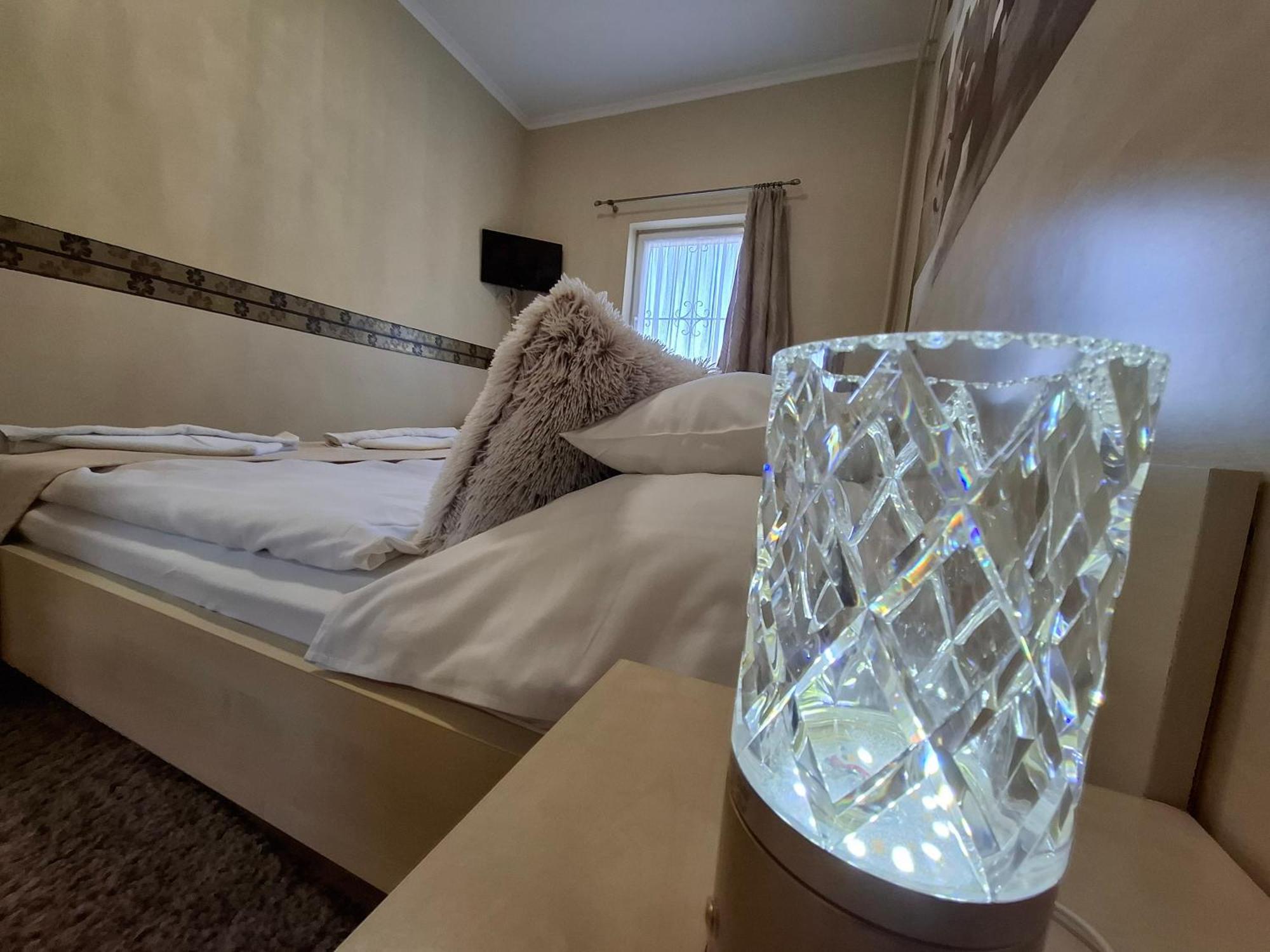 Kek Laguna Wellness Apartmanok เอ็กแกร์ซาโลก ภายนอก รูปภาพ